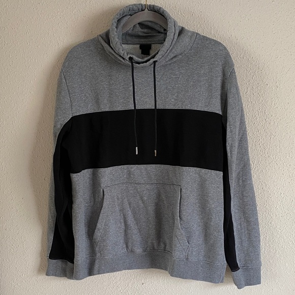 H&M Gray and Black Men's Sweater - Picture 1 of 8
